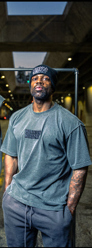 "Built to Last. Born to Win" Heavyweight T-Shirt - Gray
